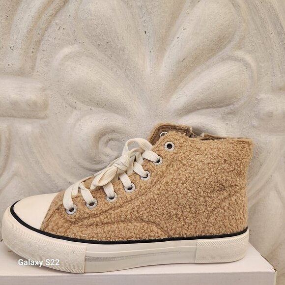 Blowfish Malibu Kimber-Hi Oxford sneakers. NIB. Size 8 - Picture 2 of 10